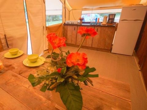 Tente en toile et en bois 5 personnes - ST EMILION, sans sanitaires