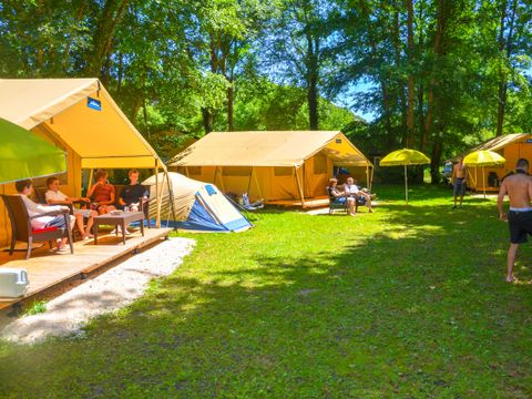 TENTE TOILE ET BOIS 5 personnes - ST EMILION, sans sanitaires