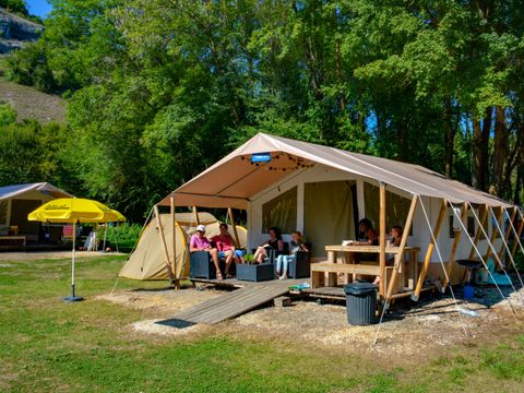 TENTE TOILE ET BOIS 5 personnes - ST EMILION, sans sanitaires