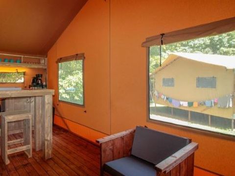 Tente en toile et en bois 8 personnes - BRIVE