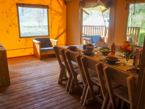 Tente en toile et en bois 8 personnes - BRIVE