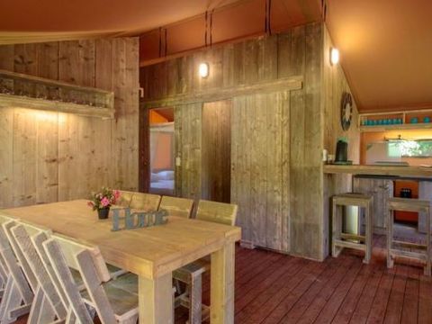 Tente en toile et en bois 8 personnes - BRIVE