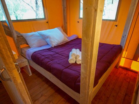 Tente en toile et en bois 8 personnes - BRIVE