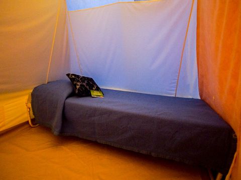 Bungalow toilé 6 personnes - BERGERAC