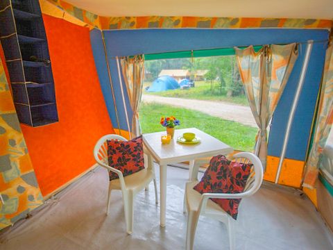 Bungalow toilé 6 personnes - BERGERAC