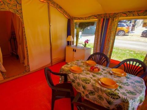 BUNGALOW TOILÉ 6 personnes - ROCAMADOUR sans sanitaires