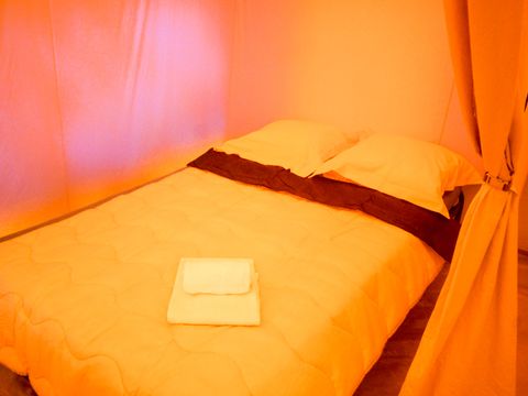 BUNGALOW TOILÉ 6 personnes - ROCAMADOUR sans sanitaires