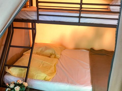 Tente en toile et en bois 5 personnes - Lodge Gourdon (sans sanitaires)