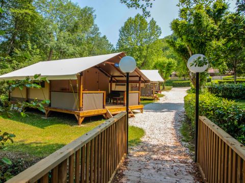 Tente en toile et en bois 5 personnes - Lodge Gourdon (sans sanitaires)
