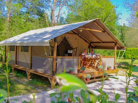 Tente en toile et en bois 5 personnes - Lodge Gourdon (sans sanitaires)