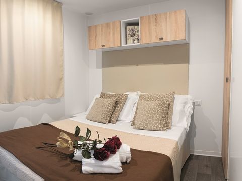 MOBILHOME 4 personnes - 3 chambres / 2 sdb - terrasse couverte