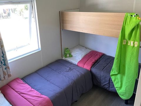 BUNGALOW TOILÉ 5 personnes - Standard 27m² 2 chambres avec WC - sans salle de bains + terrasse couverte