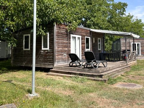 Mobilhome 4 personnes - Bois Confort 30m² - 2 chambres - Terrasse semi-couverte - TV - CLIM