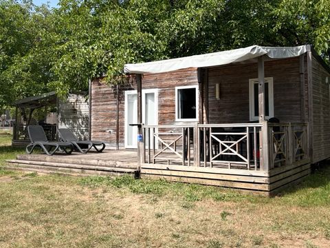 Mobilhome 4 personnes - Bois Confort 30m² - 2 chambres - Terrasse semi-couverte - TV - CLIM