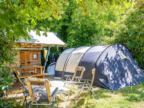 Emplacement - Forfait Premium : emplacement 10A équipé d'une freecamp