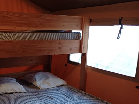 TENTE 5 personnes - Orri (sans eau, sans sanitaires) 5 personnes - 2 chambres