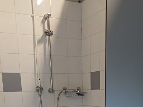 MOBILHOME 4 personnes - Casot (sans eau, sans sanitaires) 4 personnes- 2 chambres