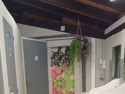 MOBILHOME 4 personnes - Casot (sans eau, sans sanitaires) 4 personnes- 2 chambres