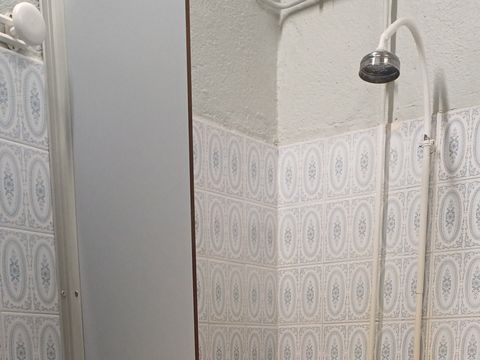 MOBILHOME 4 personnes - Casot (sans eau, sans sanitaires) 4 personnes- 2 chambres