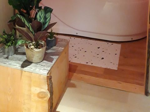 MOBILHOME 4 personnes - GENTIANE - 4 personnes -1 chambre - (de octobre à avril :pas de jacuzzi) 
