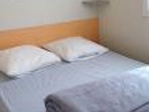 MOBILHOME 5 personnes - Mobil-home IRIS - 5 personnes (4 adultes + 1 enfant de -9 ans petit lit en hauteur) - 2 chambres