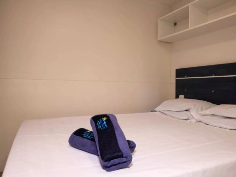 MOBILHOME 5 personnes - Mobil Home 3 Pièces 6 Personnes (5 adultes + 1 enfant -12 ans)