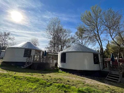 Hébergement 8 personnes - YOURTE CLIMATISÉE 6/8 Pers
