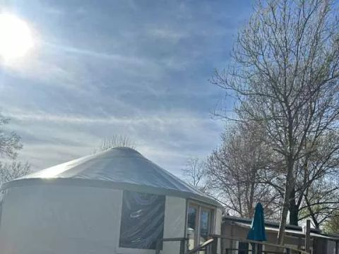 HÉBERGEMENT INSOLITE 8 personnes - YOURTE CLIMATISÉE 6/8 Pers