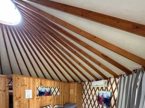 HÉBERGEMENT INSOLITE 8 personnes - YOURTE CLIMATISÉE 6/8 Pers