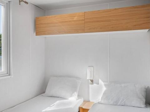 MOBILHOME 6 personnes - Premium | 3 Ch. | 6 Pers. | Terrasse surélevée | 2 SDB