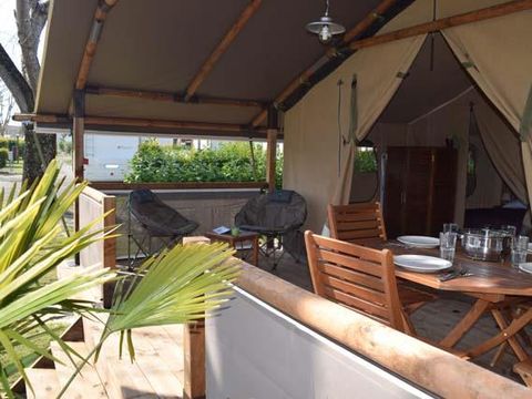 Tente en toile et en bois 5 personnes - LODGE KENYA (SANS SANITAIRES)