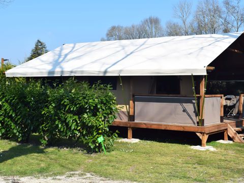 Tente en toile et en bois 5 personnes - LODGE KENYA (SANS SANITAIRES)