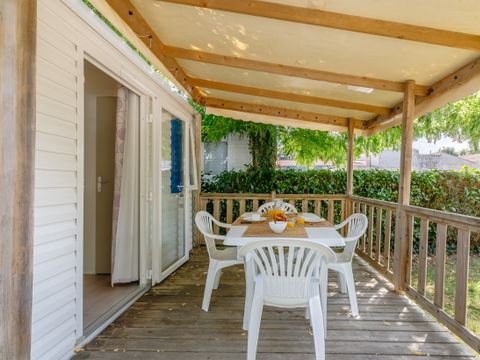 MOBILHOME 4 personnes - Confort 3 Pièces 4 Personnes + TV