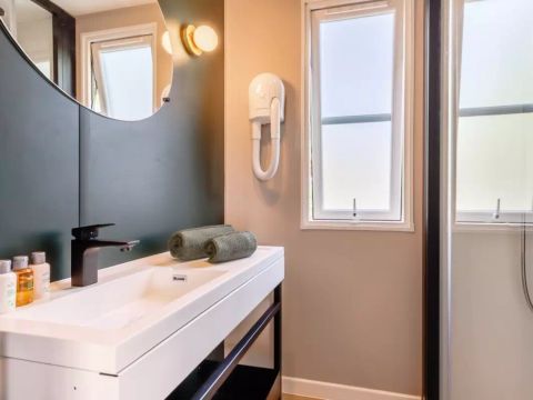 MOBILHOME 6 personnes - Premium 4 Pièces 6 Personnes Climatisé + TV + Jacuzzi