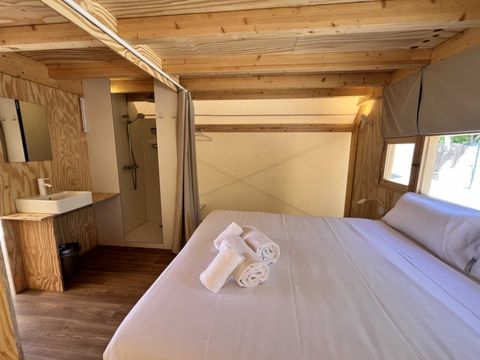 Tente en toile et en bois 4 personnes - Glamping Kentia