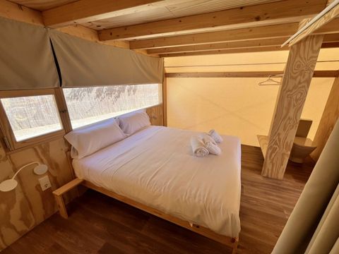 Tente en toile et en bois 4 personnes - Glamping Kentia