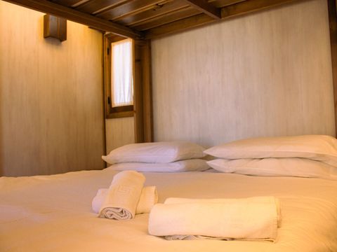 Tente en toile et en bois 2 personnes - Glamping Cabin-Tent Senyoret
