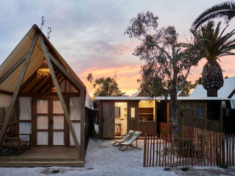 Tente en toile et en bois 2 personnes - Glamping Cabin-Tent Senyoret