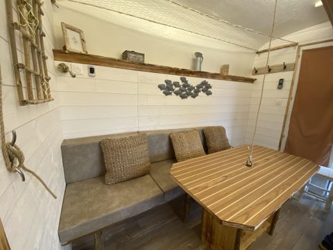 Hébergement 4 personnes - BATEAU DE ROBINSON - 2 chambres - CLIM - 20m2