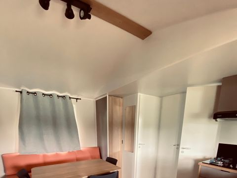 MOBILHOME 6 personnes - Espace Premium BDL 32/33m² Clim + TV + Terrasse Couverte