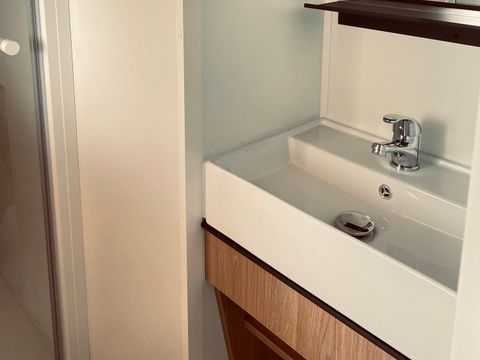 MOBILHOME 6 personnes - Espace Premium BDL 32/33m² Clim + TV + Terrasse Couverte