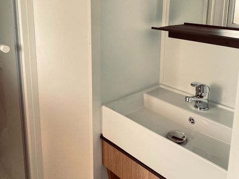 MOBILHOME 6 personnes - Espace Premium 32/33m² + Clim + TV + Terrasse Couverte
