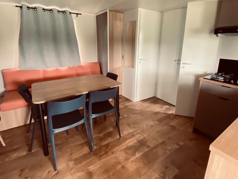 MOBILHOME 6 personnes - Espace Premium 32/33m² + Clim + TV + Terrasse Couverte