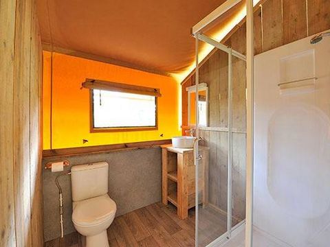 BUNGALOW 5 personnes - Tente Safari Lodge | 2 Ch. | 4/5 Pers. | Terrasse simple BUNGALOW 5 personnes - Tente Safari Lodge | 2 Ch. | 4/5 Pers. | Terrasse simple