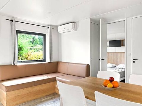 BUNGALOW 4 personnes - Mobil-home | Ultimate | 2 Ch. | 4 Pers. | Terrasse simple | Clim. | TV BUNGALOW 4 personnes - Mobil-home | Ultimate | 2 Ch. | 4 Pers. | Terrasse simple | Clim. | TV