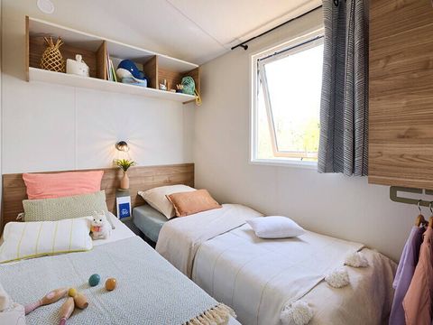 MOBILHOME 8 personnes - Mobil-home | Premium | 3 Ch. | 6/8 Pers. | Terrasse Lounge | 1 SDB | Clim. | TV