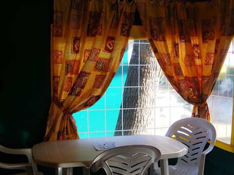 BUNGALOW TOILÉ 5 personnes - PAGAN