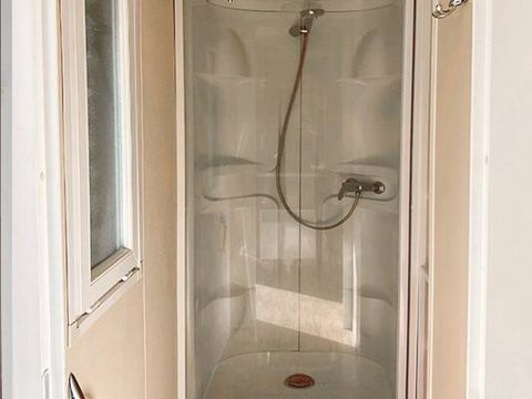 BUNGALOW 6 personnes - Mobil-home | Comfort | 2 Ch. | 4/6 Pers. | Terrasse surélevée | Clim.