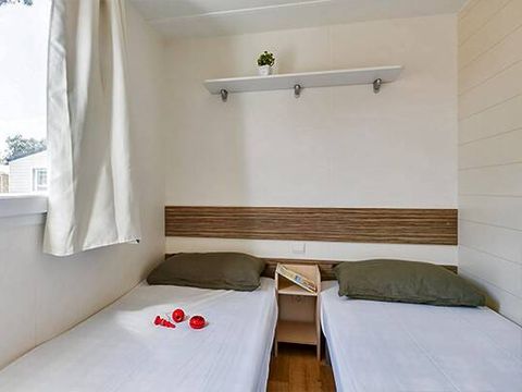 Mobilhome 4 personnes - Classic | 2 Ch. | 4 Pers. | Terrasse surélevée | 1 SDB