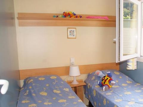 Mobilhome 4 personnes - Mobil home Cosy - Avanti - 2 Chambres - Capacité Max : 4 Adultes + 2 Enfants
